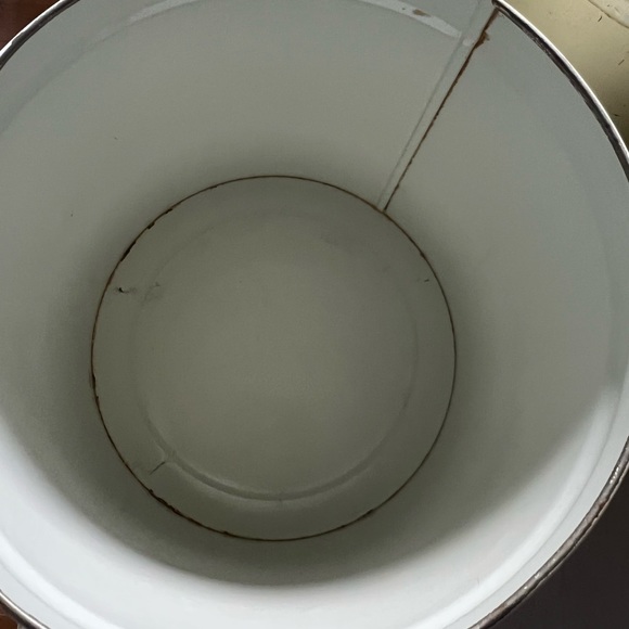 Set of 4 Vintage Metal Canisters - Picture 9 of 10